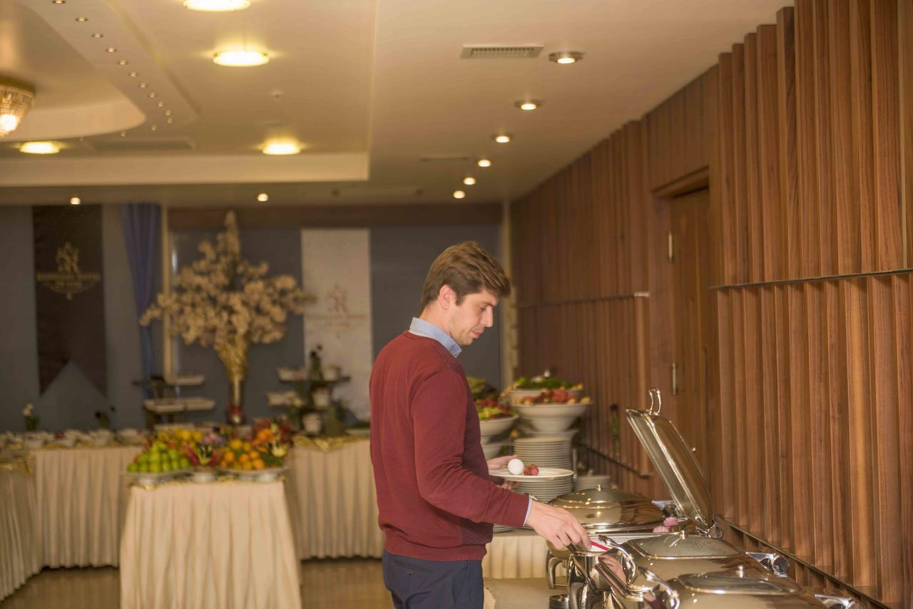 Ozgobek Ronesans Hotel De Luxe Uşak Eksteriør billede